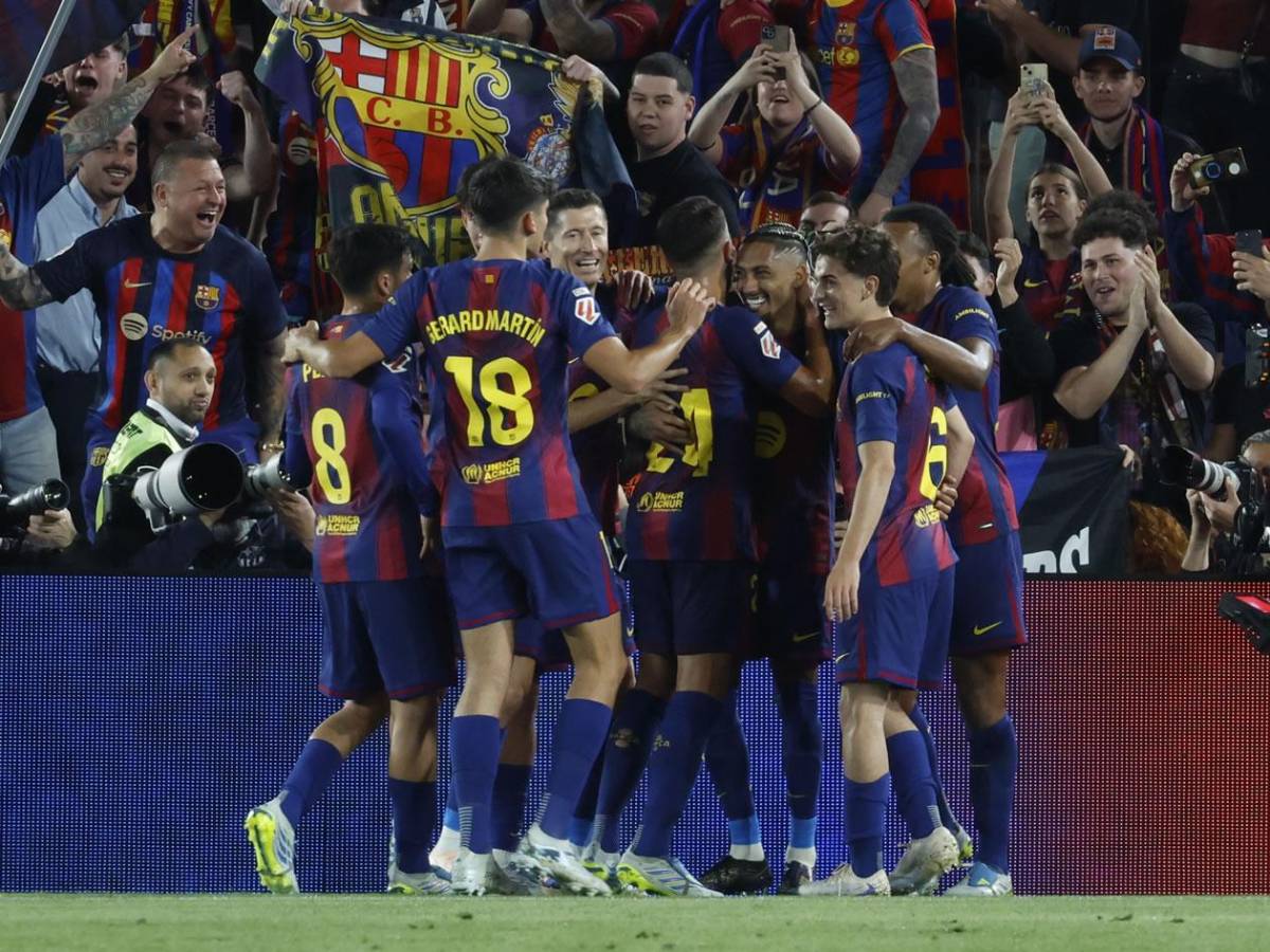 Lewandowski, adiós llorando al Camp Nou, emotiva imagen de su mujer y el MVP del Barcelona