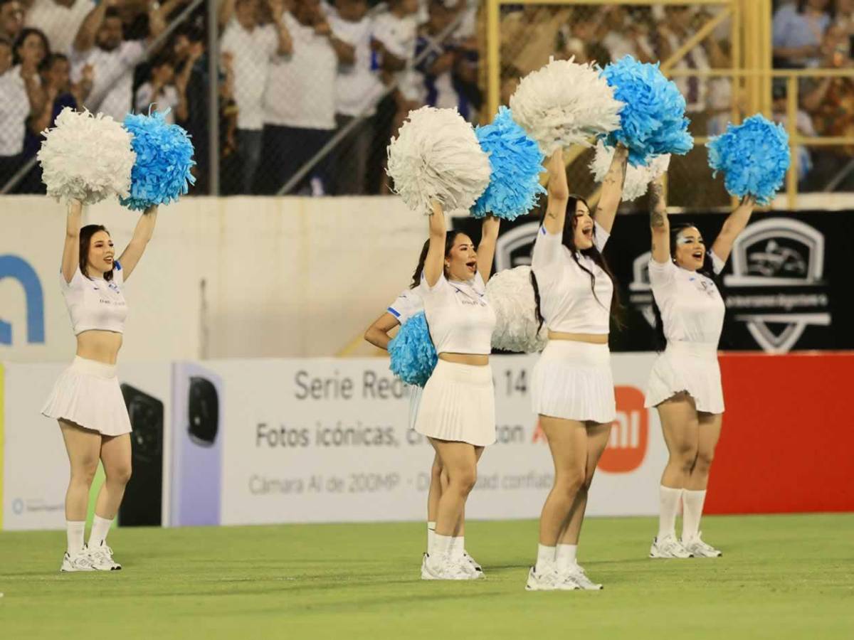 Pomponera de los tiktokers revela relación con un futbolista hondureño que juega en Europa