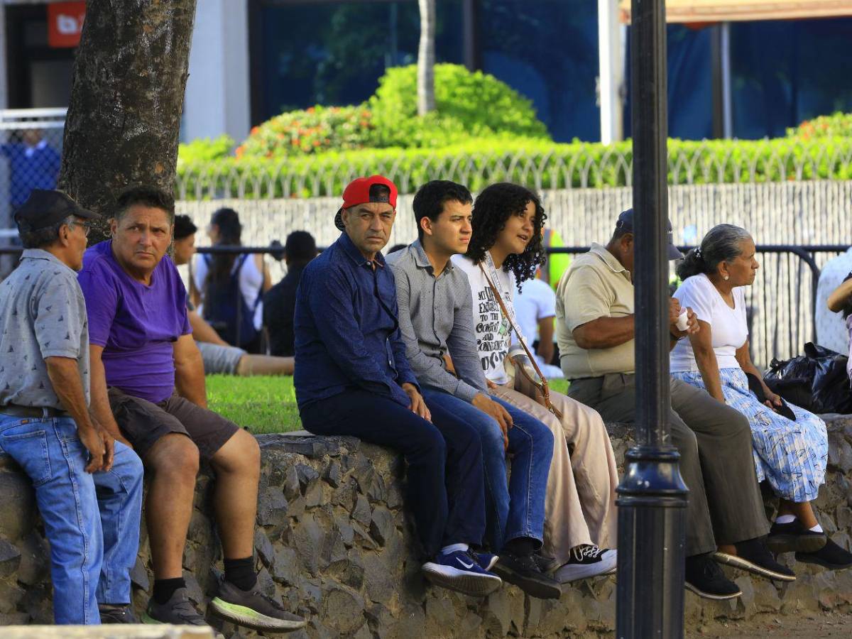 Ola de calor extrema agobia a los sampedranos