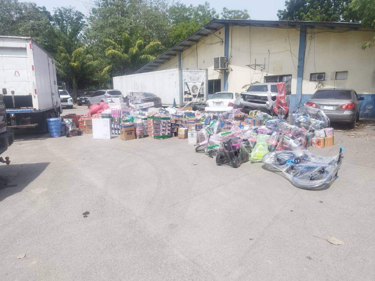 Capturan a dos hombres con camión lleno de mercadería robada de reconocido almacén