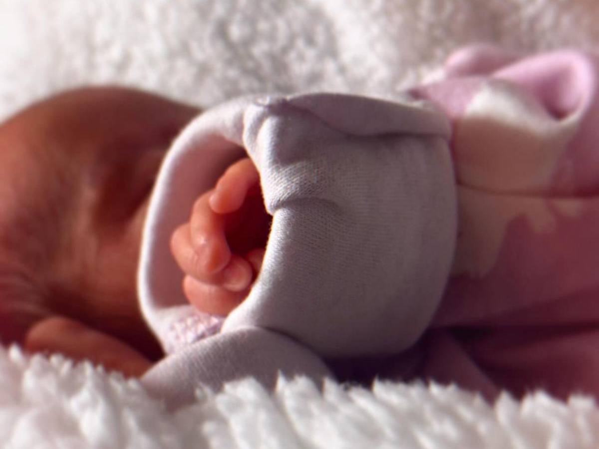 Ónice Flores Campanita celebra la llegada de su primer bebé