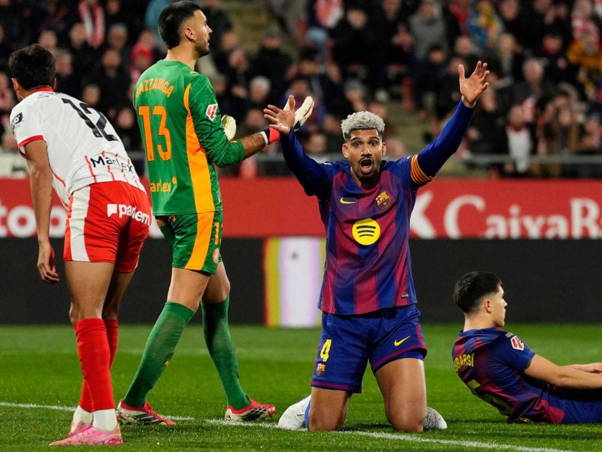 Barcelona vive noche amarga: enfado de Flick, polémica y penal fallado de Lamine