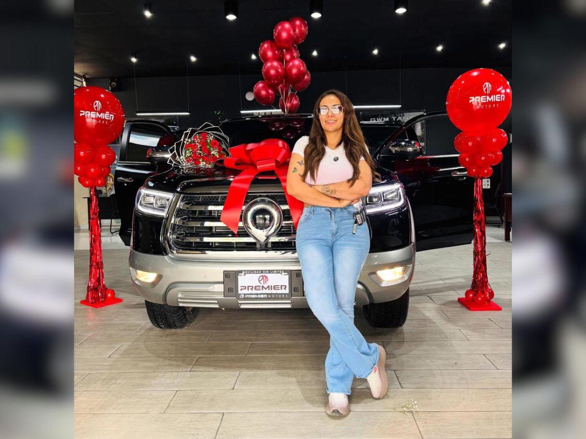 Elsa Oseguera presume la compra de lujosa troca en Honduras