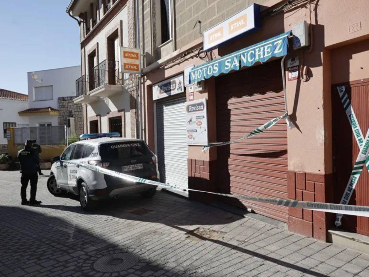 Horror: Mujer prende fuego a su pareja mientras dormía; Policía la captura