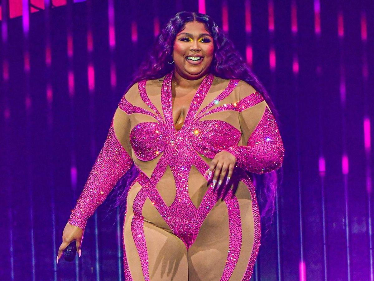 Lizzo responde a críticas sobre su físico: “este cuerpo es arte”