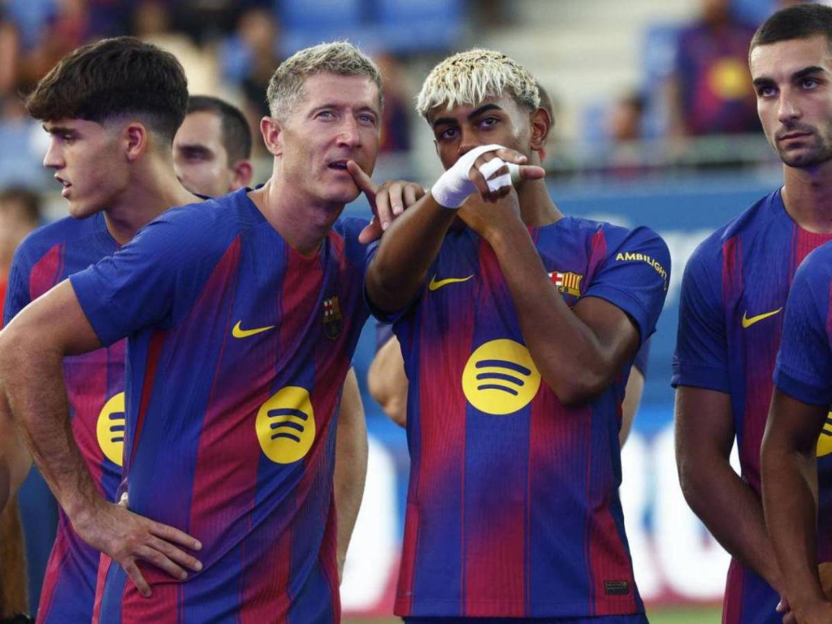 Barcelona arrollador, Yamal brilla ante la mirada de su novia y un gol polémico
