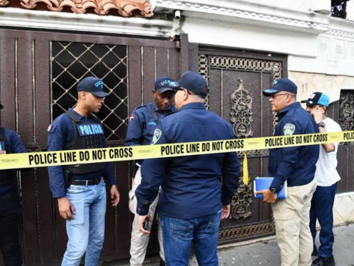Matan a puñaladas a esposa de famoso cantante en su propia casa