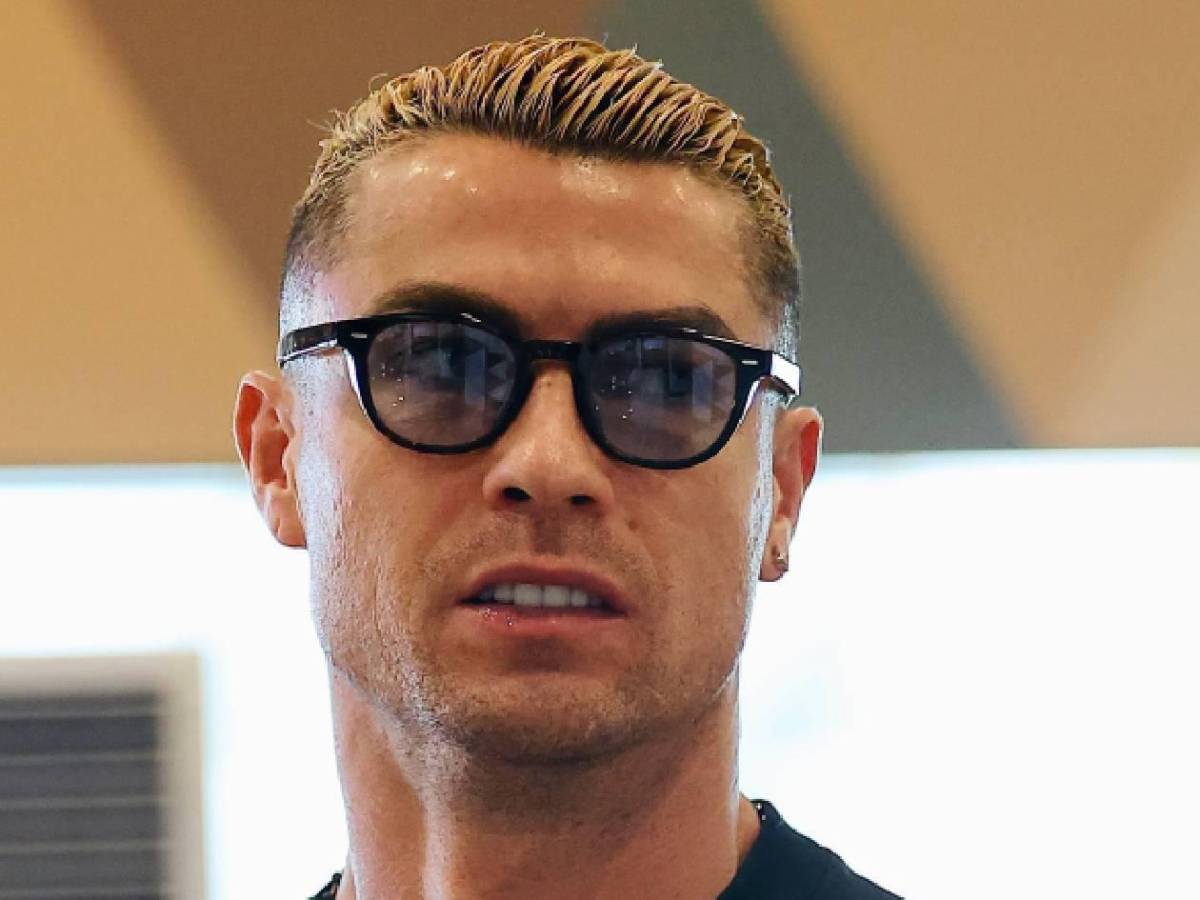 Cristiano Ronaldo le deja dardo a Messi tras ganarle Balón de Oro especial