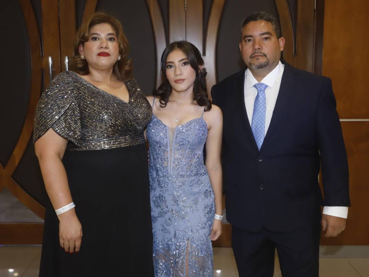 Elegancia y orgullo: Fiesta de graduación 2025 de la Kiddy Kat & Morazzanni