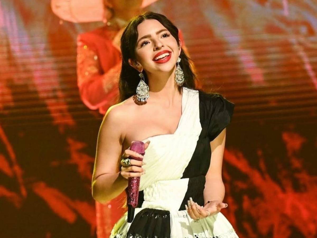 Ángela Aguilar llora en nueva entrevista con Apple Music