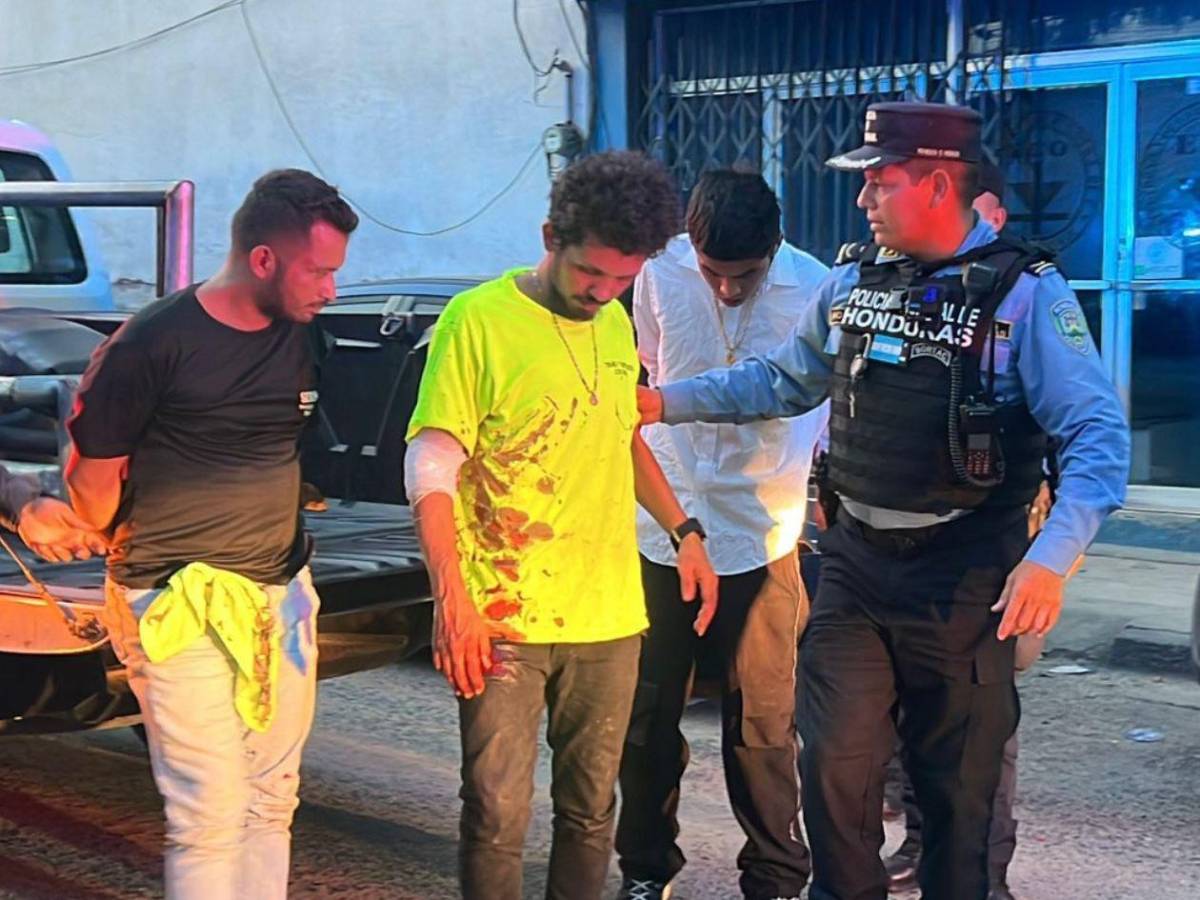Ciudadanos y policía capturan a tres hombres que asaltaban un bus en San Pedro Sula