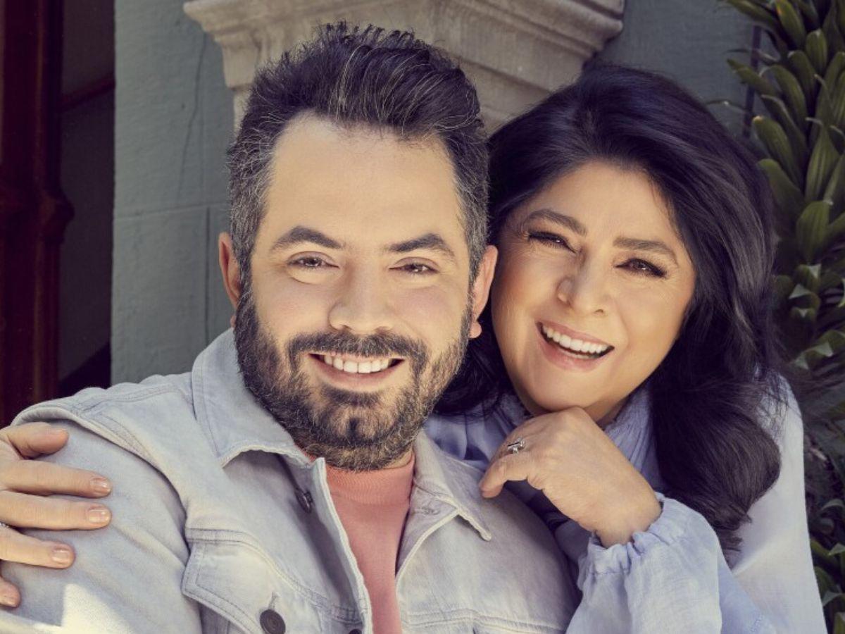 Victoria Ruffo llama “payaso y codo” a Eugenio Derbez
