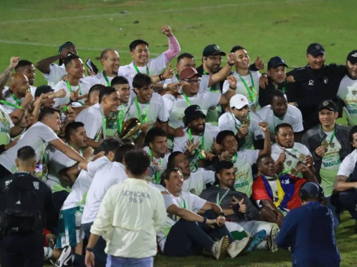 Final del fútbol guatemalteco termina en trifulca: dos hondureños involucrados