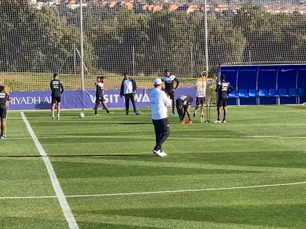 Honduras inicia nueva era: tres “fichajes” sorprenden en primer entrenamiento de Molina