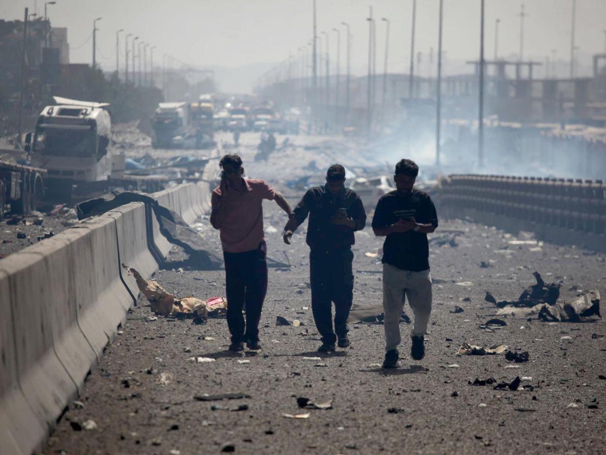 Masiva explosión causa cinco muertos y más de 500 heridos en un puerto de Irán