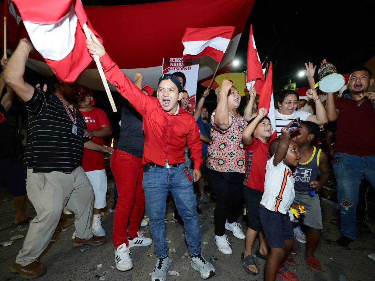 Banderas y luces marcan festejo del Partido Liberal en San Pedro Sula