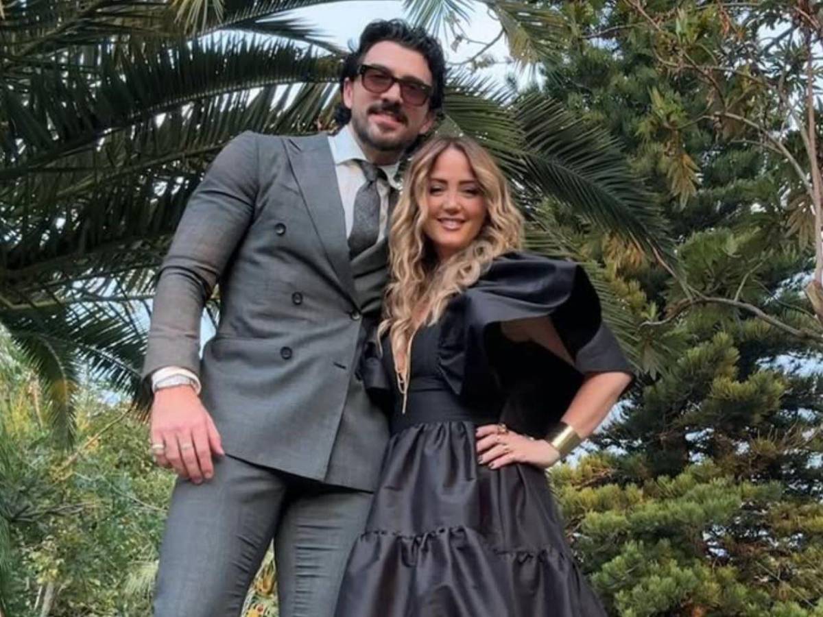 ¿Quién es el misterioso galán con el que posa Andrea Legarreta?