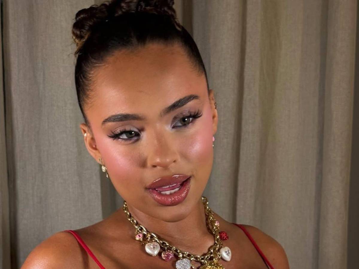 Famosa actriz e influencer acusa a futbolistas de acosarla cuando era menor de edad