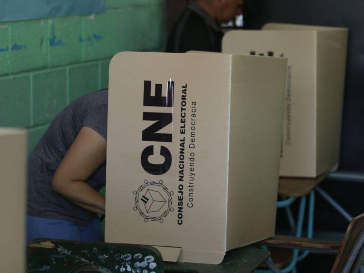 Seguidores de Libre y PNH casi se van a los golpes en centro de votación
