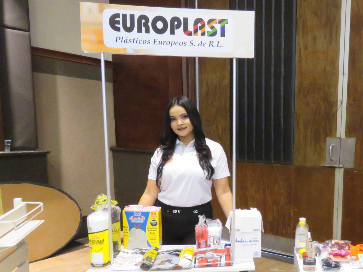 Supermercados La Colonia celebra la navidad anticipada sorteando tres camionetas en su nueva promoción