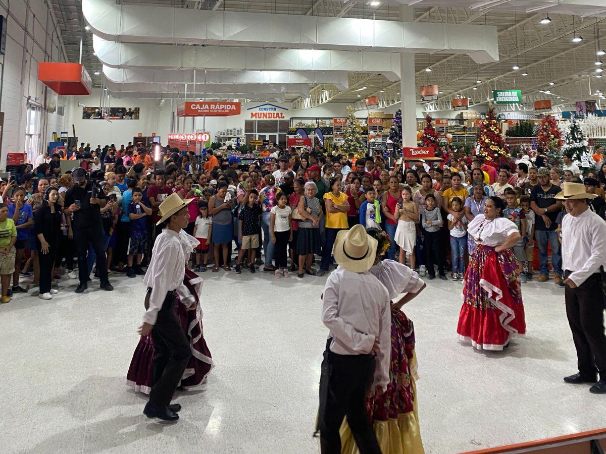 La Mundial inaugura su 17va tienda en el sector López Arellano