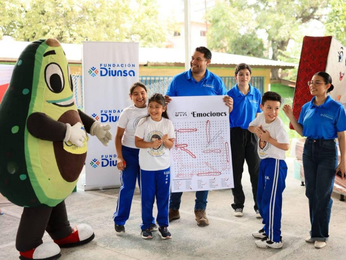Mente Sana y patrocinadores llevan jornada especial al CEB Dionisio de Herrera