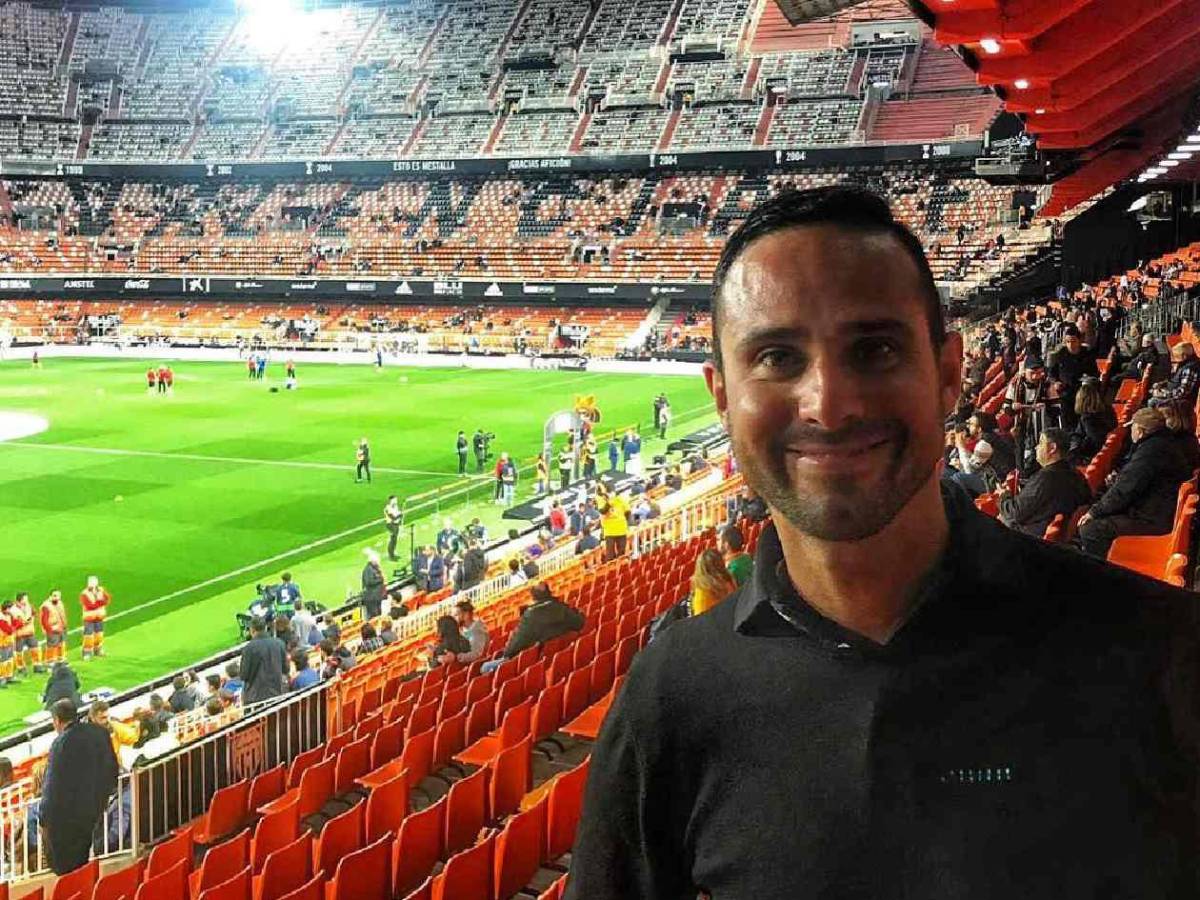 Giro drástico: Salvó a histórico del descenso y ahora dirigirá famoso negocio