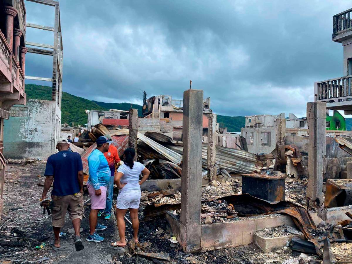 “Estamos sobreviviendo por las ayudas que han venido a la isla”