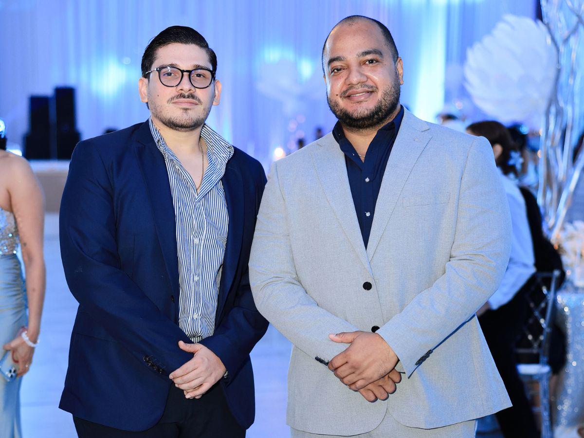 UTH y Grupo Inversa celebra su cena navideña con una noche inspirada en La Reina de Hielo y El Cazador