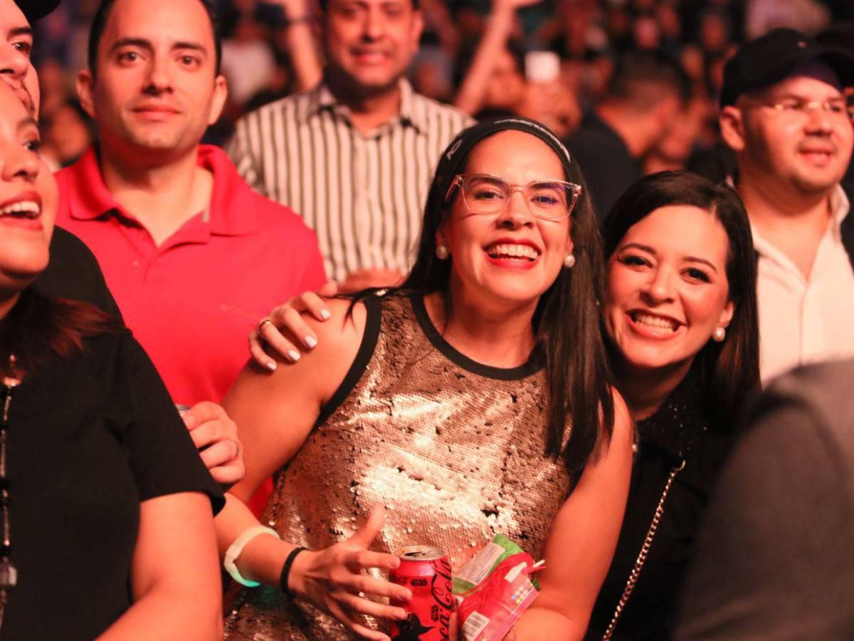 Juanes enamora en Tegucigalpa con su estilo romántico