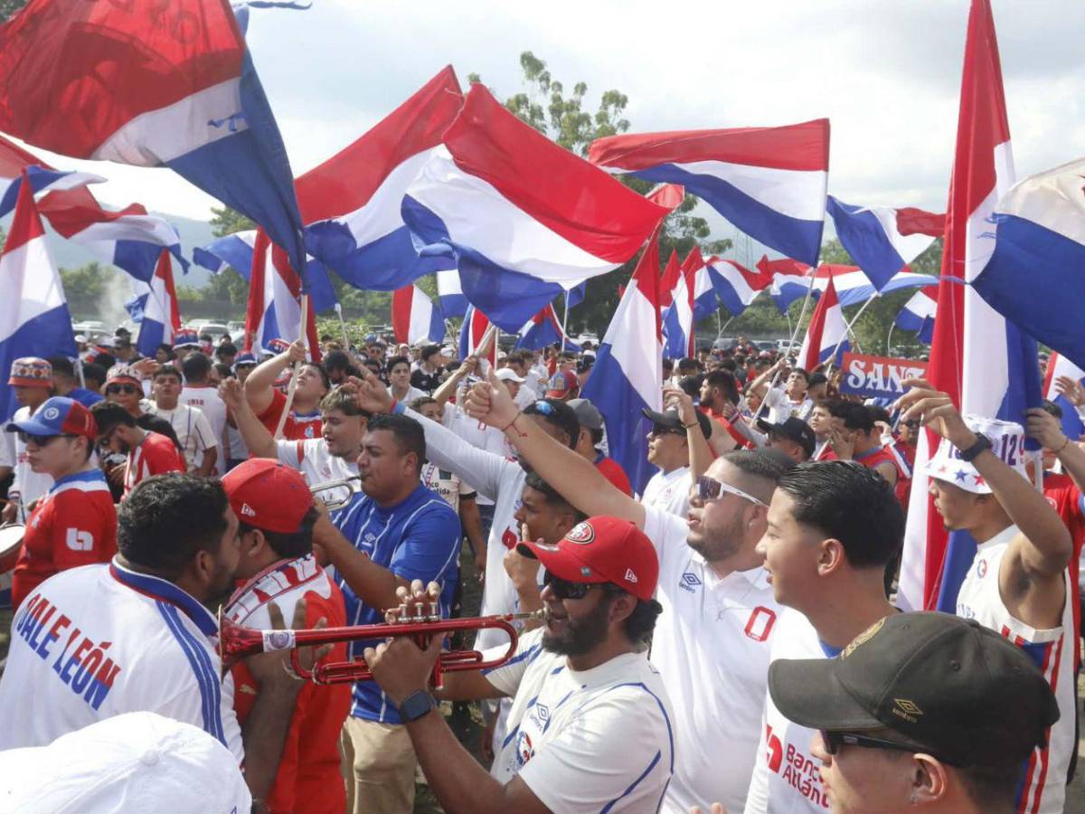 La Ultra Fiel se hizo sentir y puso color en la final Marathón–Olimpia