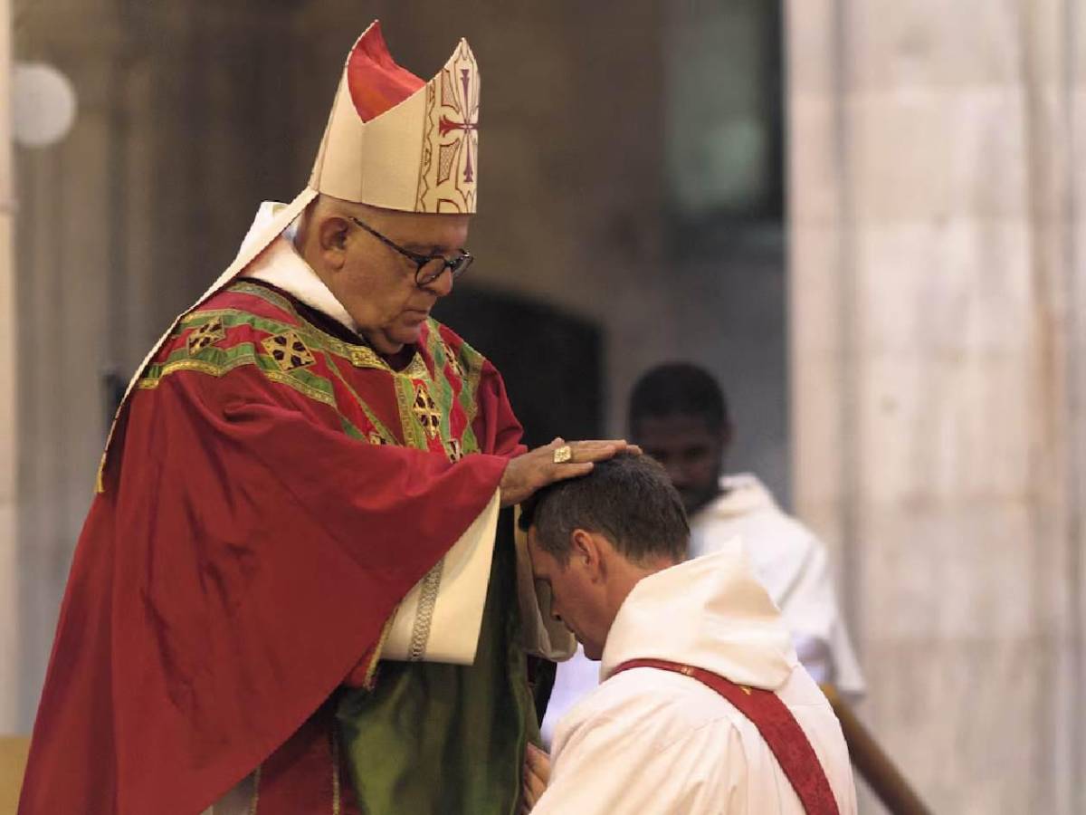 Ganaba un dineral, dejó el fútbol y sorprendió al convertirse en sacerdote