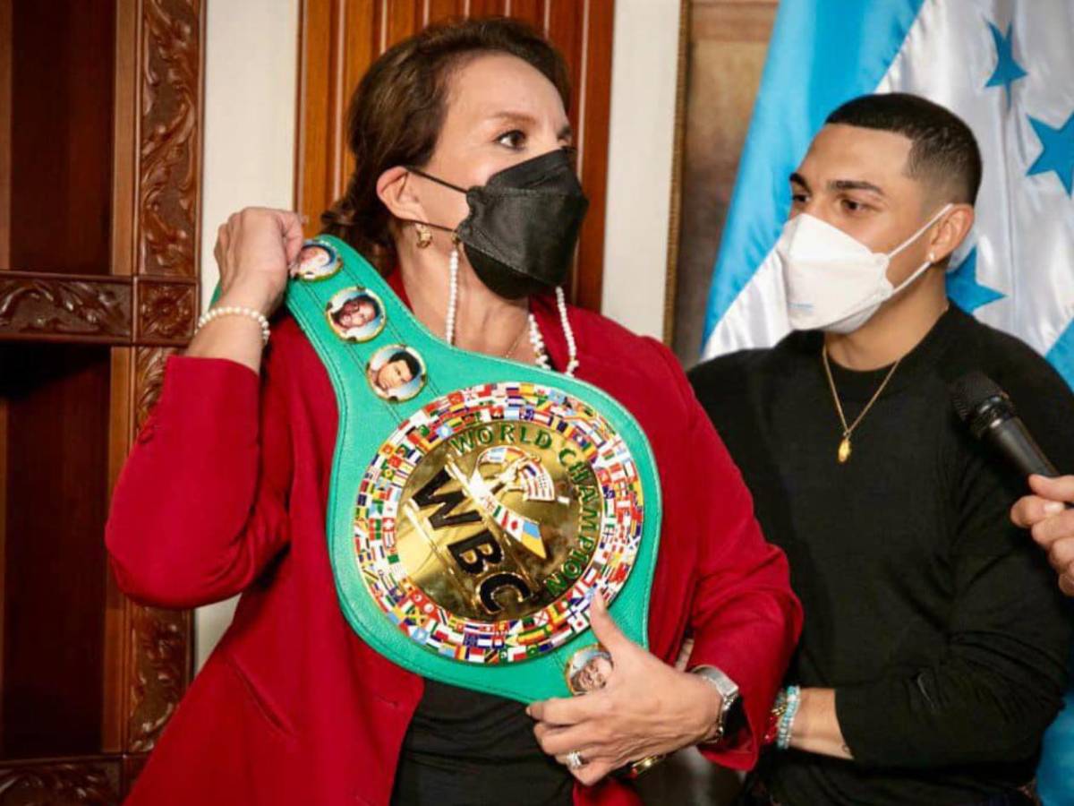 Teófimo López sorprende: Acepta invitación de la presidenta Xiomara Castro