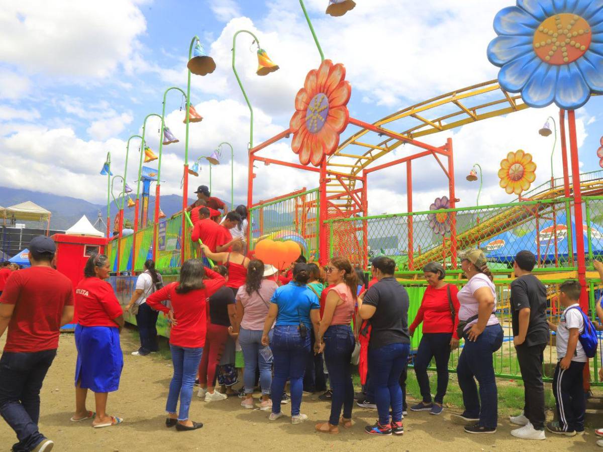 Más de 1,300 niños disfrutaron con entusiasmo la Feria Infantil de la Expojuniana