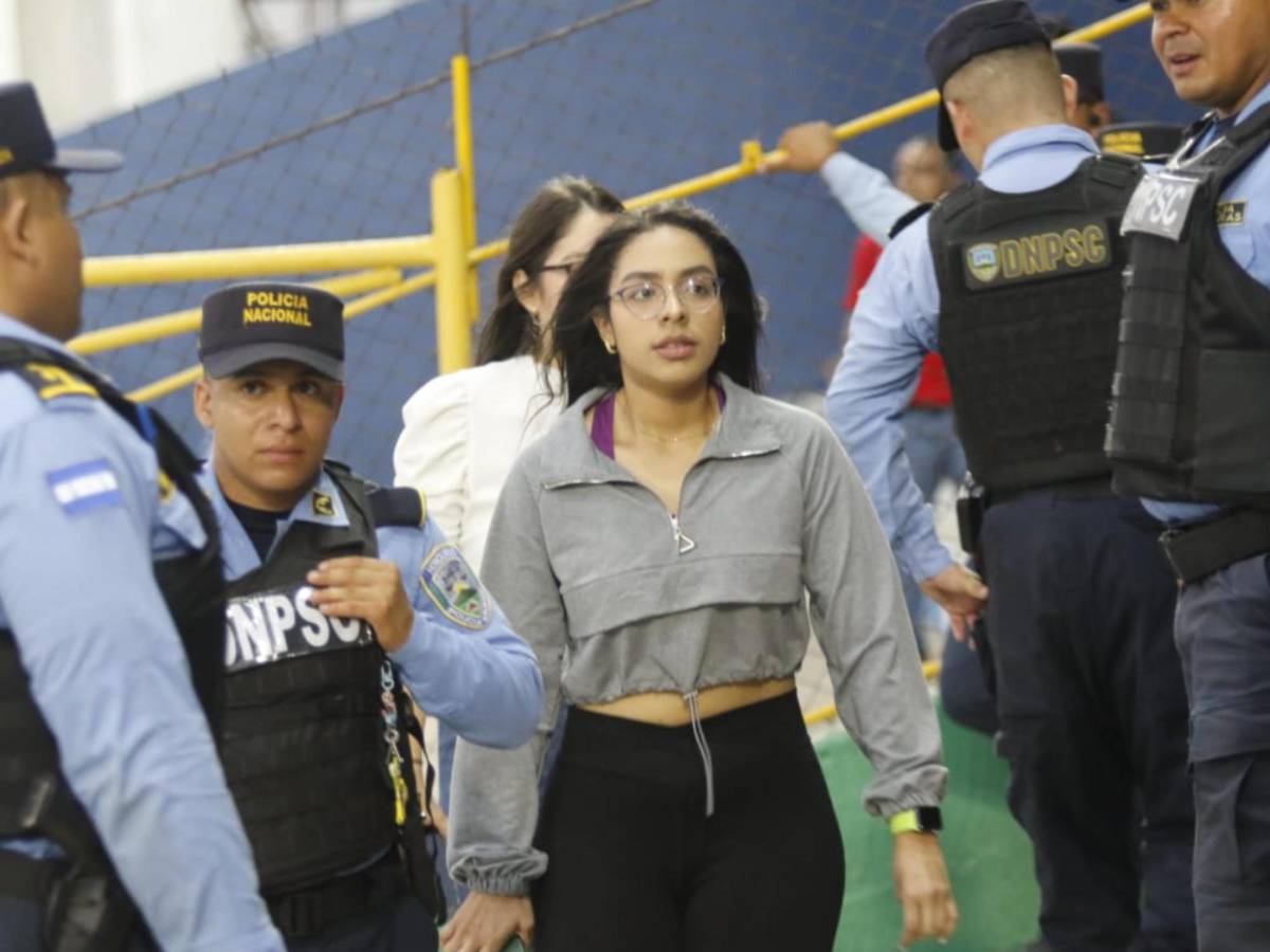Marathón - Olimpia: Fernanda enamora, la chica de lentes, novia de periodista y petición