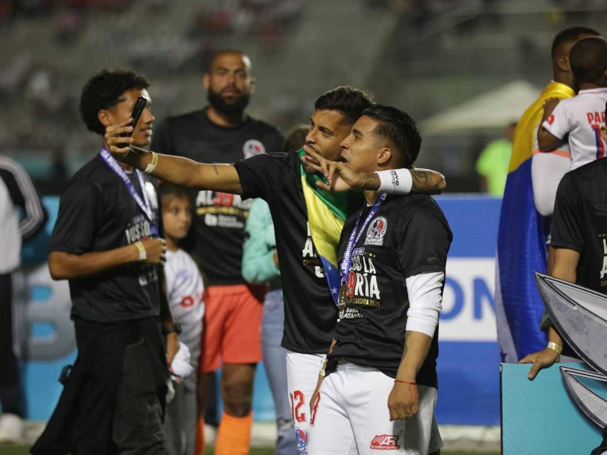 Olimpia festeja título, detalle con Real España, descuido con la copa y a lo Lamine Yamal