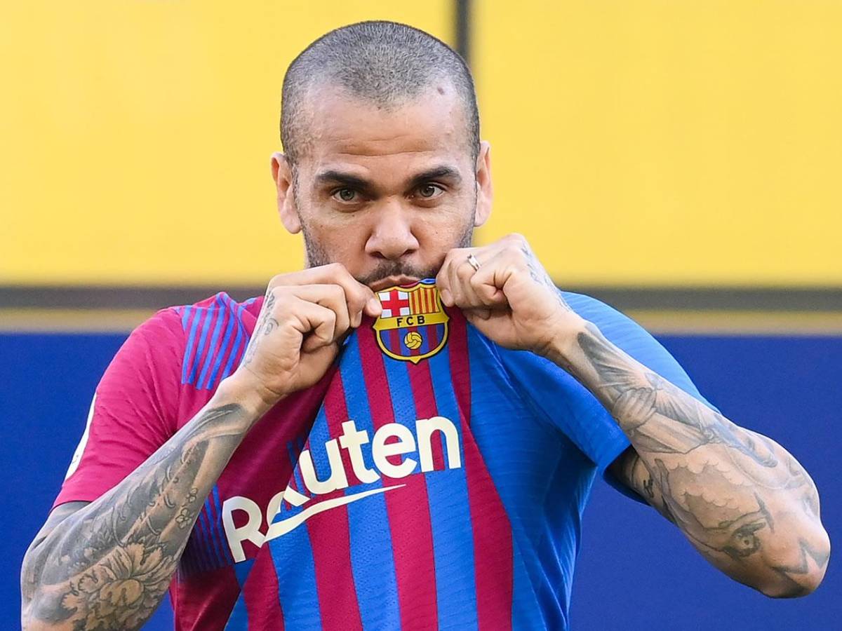 Lamine Yamal causa revuelo con su 11 histórico del Barcelona: ¿Messi? y los grandes olvidados