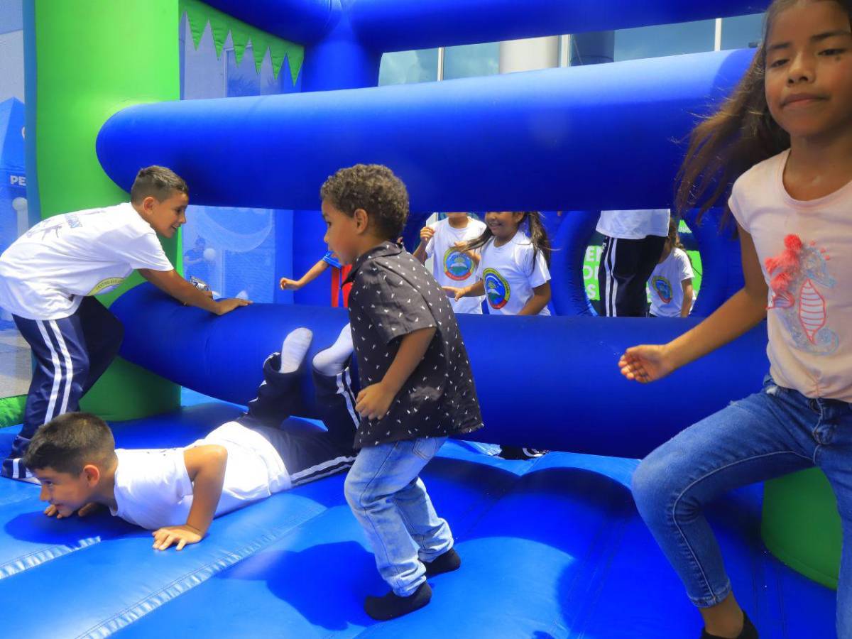 Más de 1,300 niños disfrutaron con entusiasmo la Feria Infantil de la Expojuniana