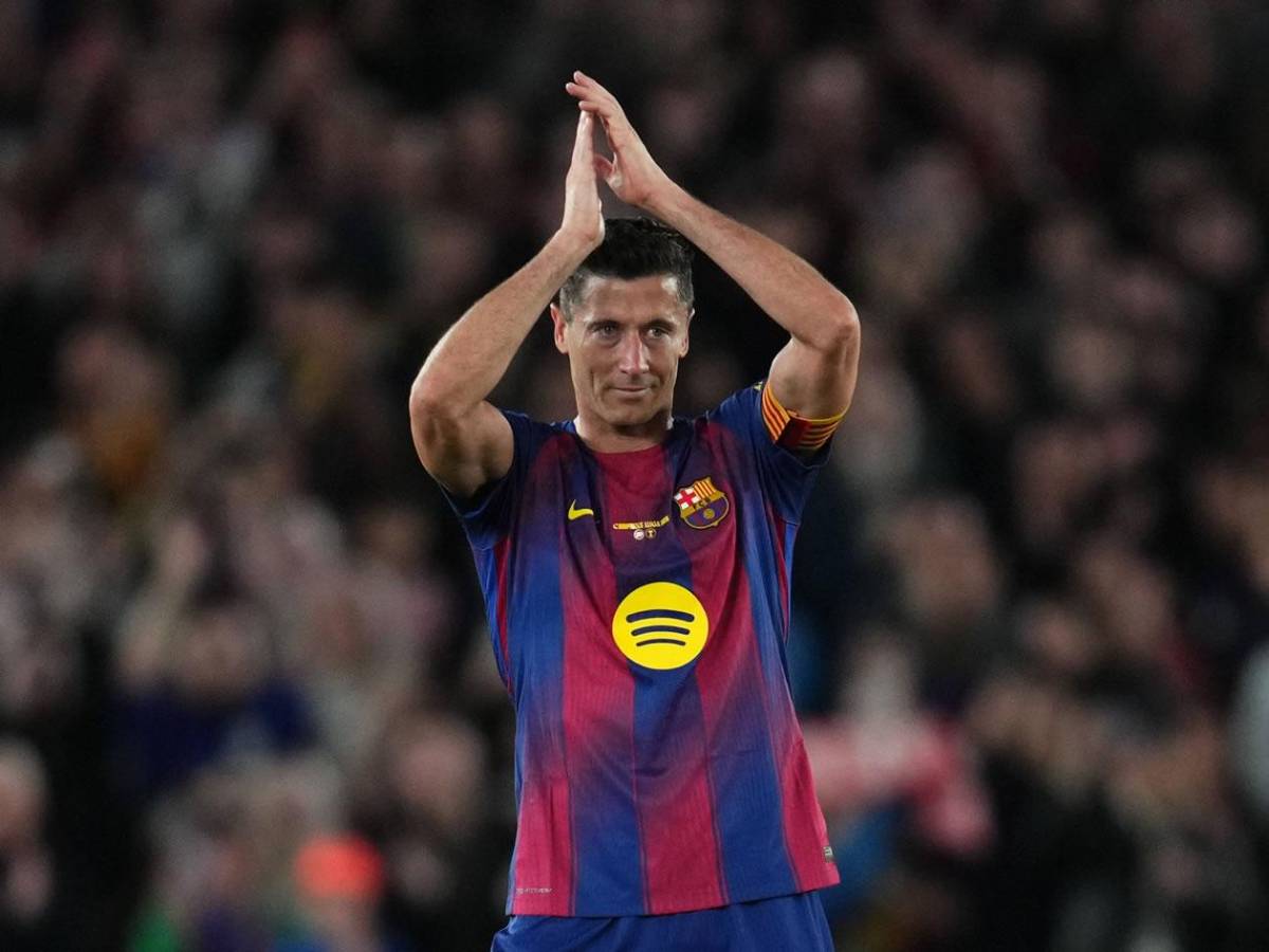 Lewandowski, adiós llorando al Camp Nou, emotiva imagen de su mujer y el MVP del Barcelona