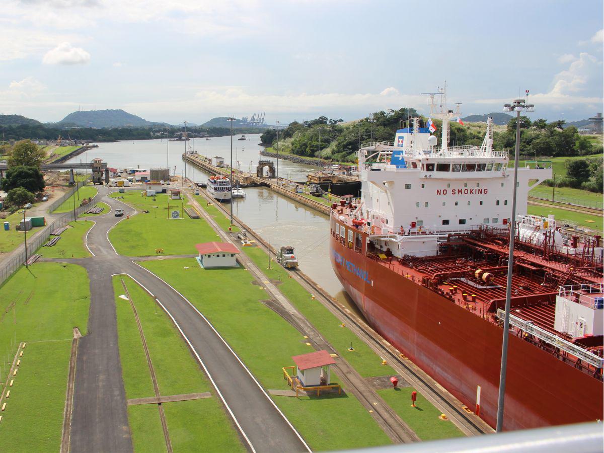 Trump acusa a Panamá de querer borrar pruebas del “control” chino del Canal