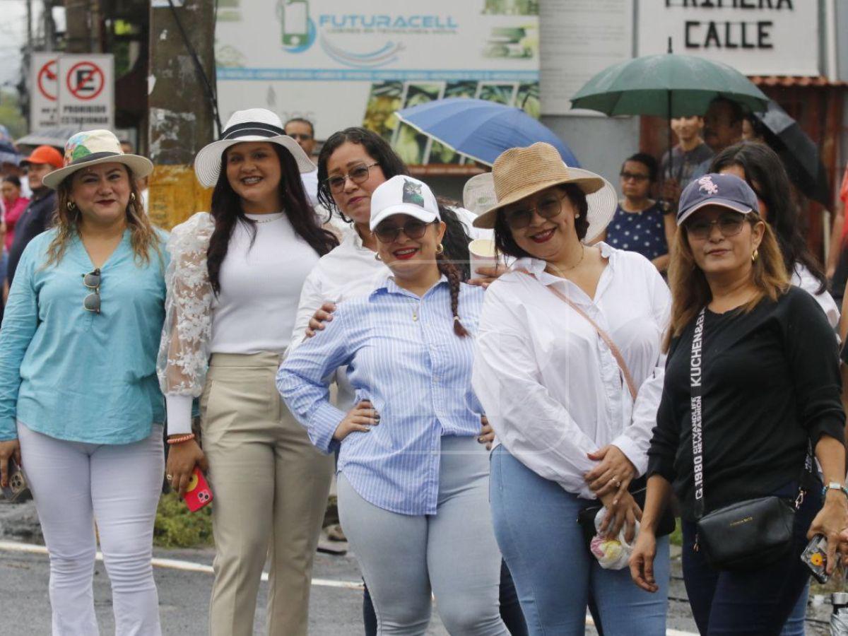 Alcalde Roberto Contreras encabeza el desfile municipal en San Pedro Sula