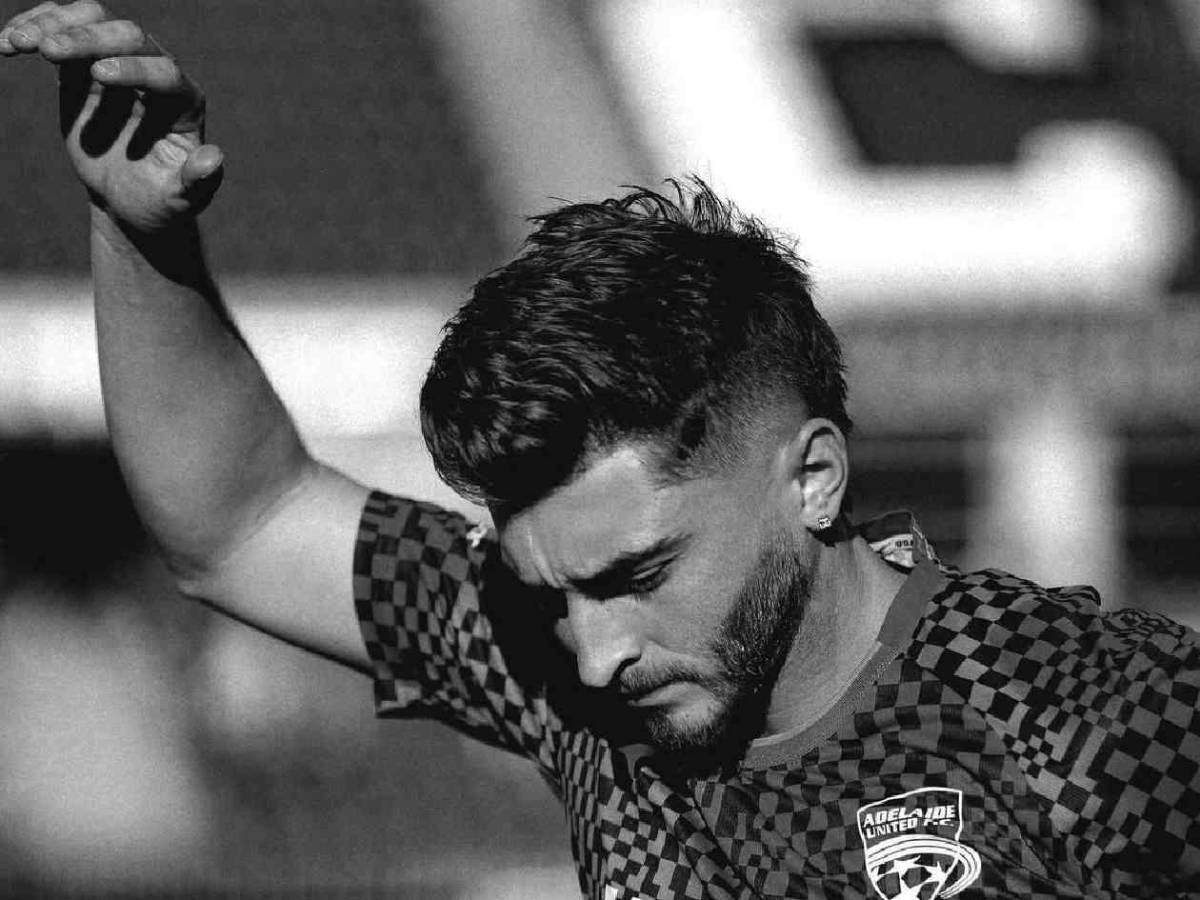 Futbolista salió del clóset y denuncia lo que le hizo su equipo: era homófobo