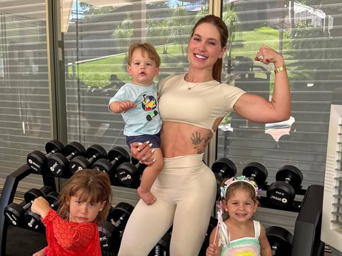 Vinicius anuncia noviazgo con exmujer de artista: Dos compañeros se burlan