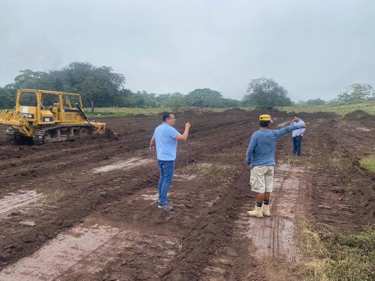 Techado y con butacas: inicia construcción de moderno estadio en Honduras