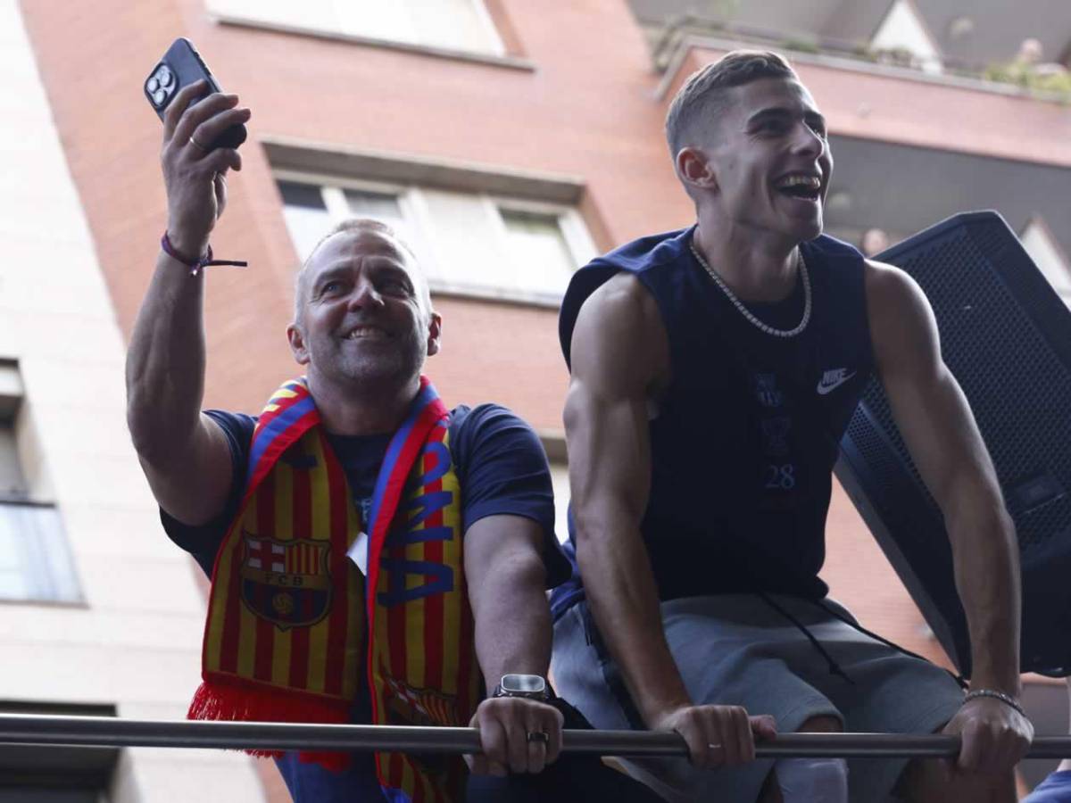 Rúa del Barcelona: jugadores se burlan de Vinicius y dardo de Lamine al Real Madrid