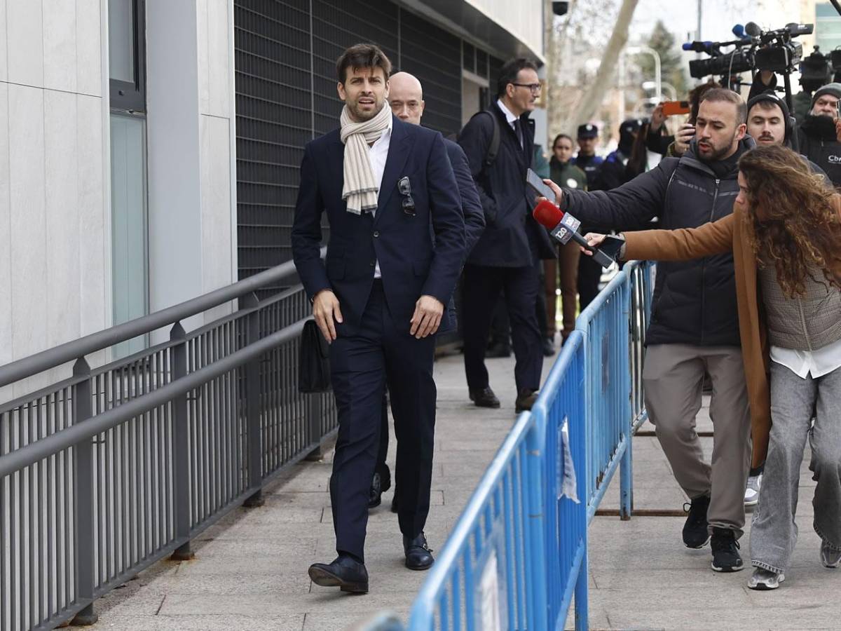Gerard Piqué rompe a llorar ante el juez, mientras Shakira factura