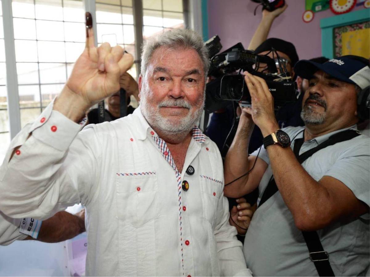 Momentos emotivos del Pollo Contreras en su triunfo electoral