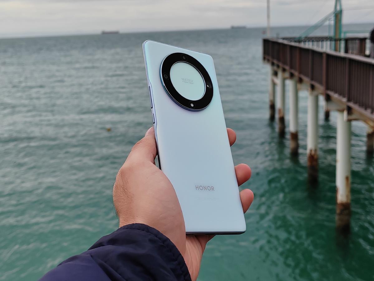 El HONOR Magic5 Lite cuenta con 6 GB de memoria RAM, que te dan una gran fluidez y comodidad al desplegar tus aplicaciones.