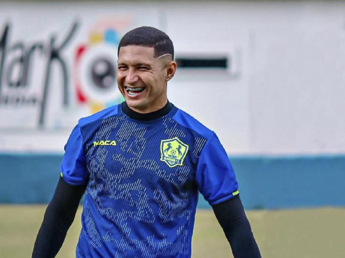 Héctor Castellanos revela: Su llegada al Olancho FC y defiende a Diego Vázquez