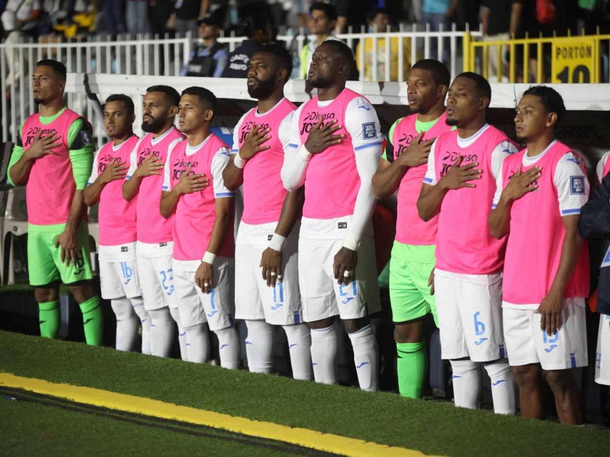 Honduras festeja vs Antigua y Barbuda, show de diputado, lindas chicas y jugador abucheado